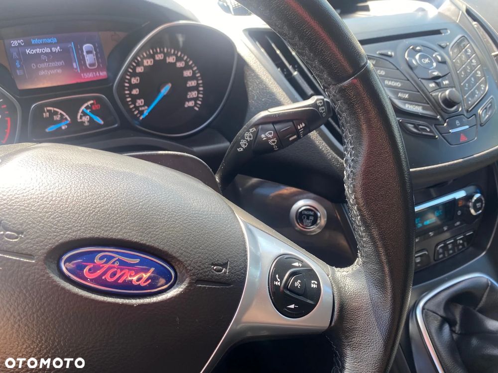 Ford Kuga 1.5 EcoBoost 2x4 Titanium - 24