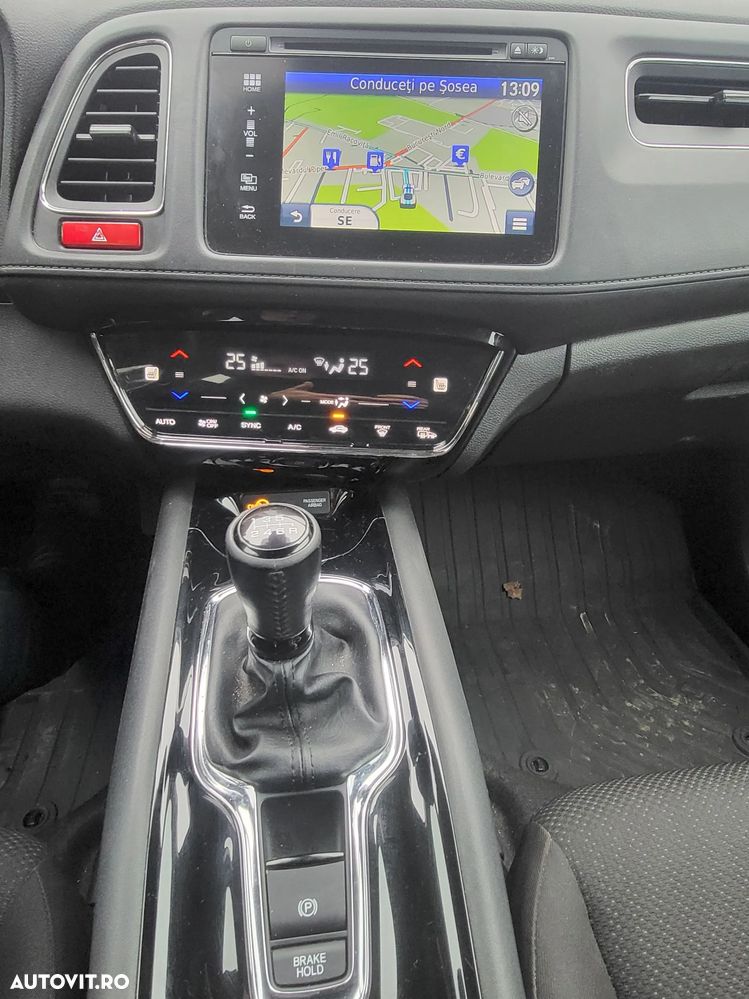 Honda HR-V 1.5 i-VTEC 4x2 6MT Elegance - 10