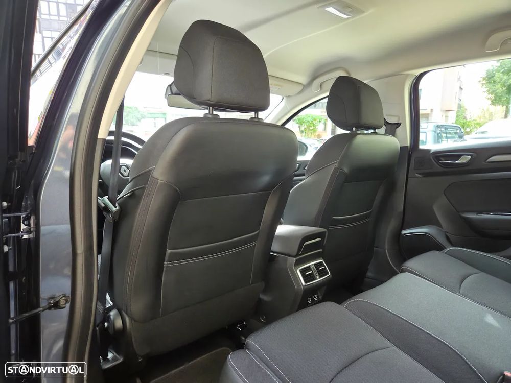 Renault Mégane Sport Tourer 1.6 E-Tech Plug-In Zen - 14