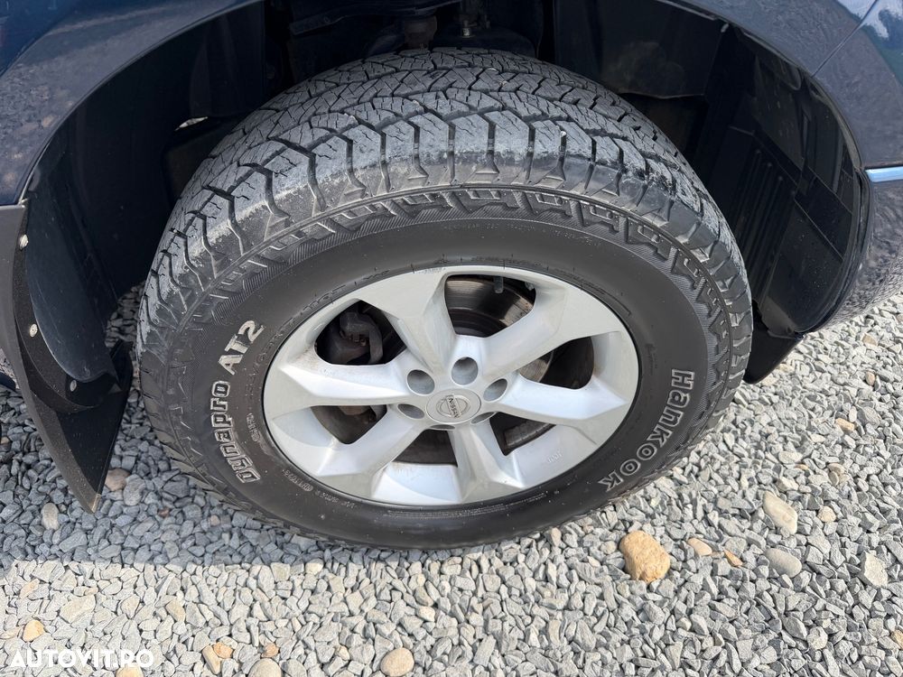 Nissan Navara Premium - 17