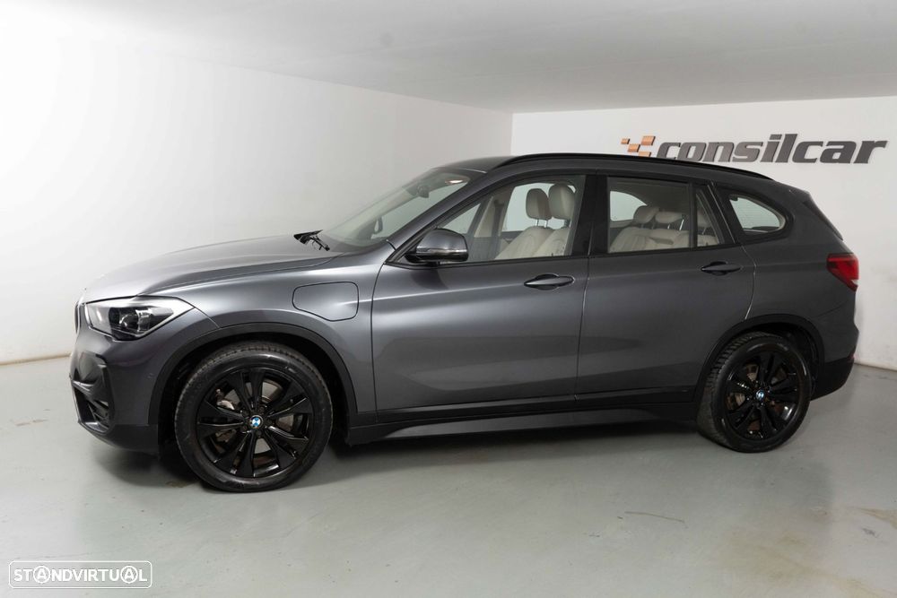 BMW X1 25 e xDrive Corporate Edition - 8