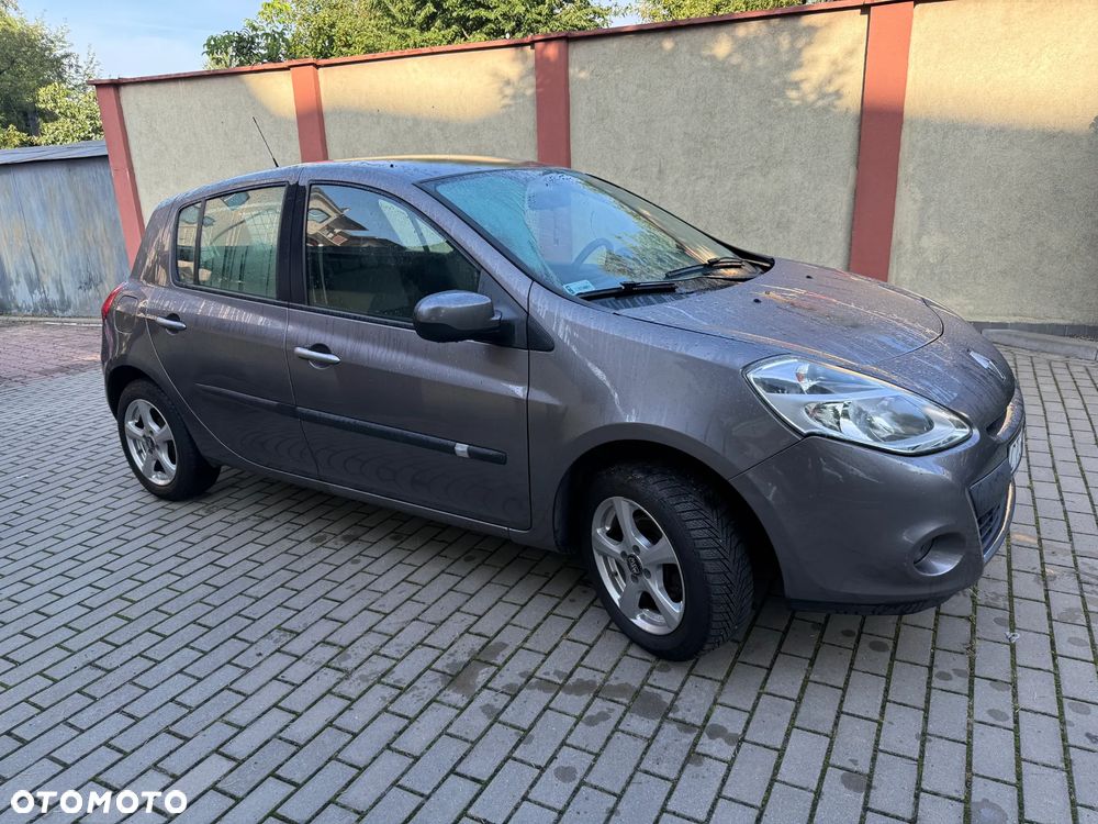 Renault Clio - 19