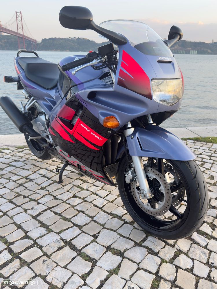 Honda CBR CBR 600F NH1L - 3
