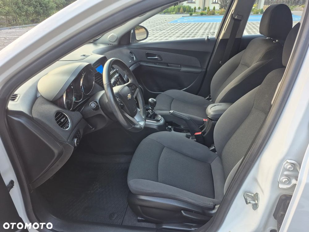 Chevrolet Cruze 1.8 LS+ - 16