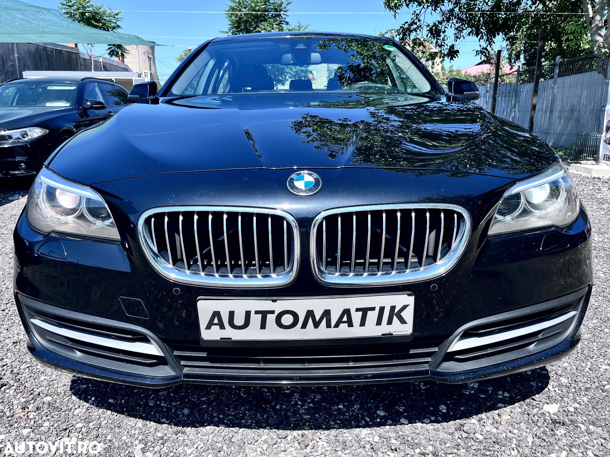 BMW Seria 5 520d Aut. Sport Line - 2
