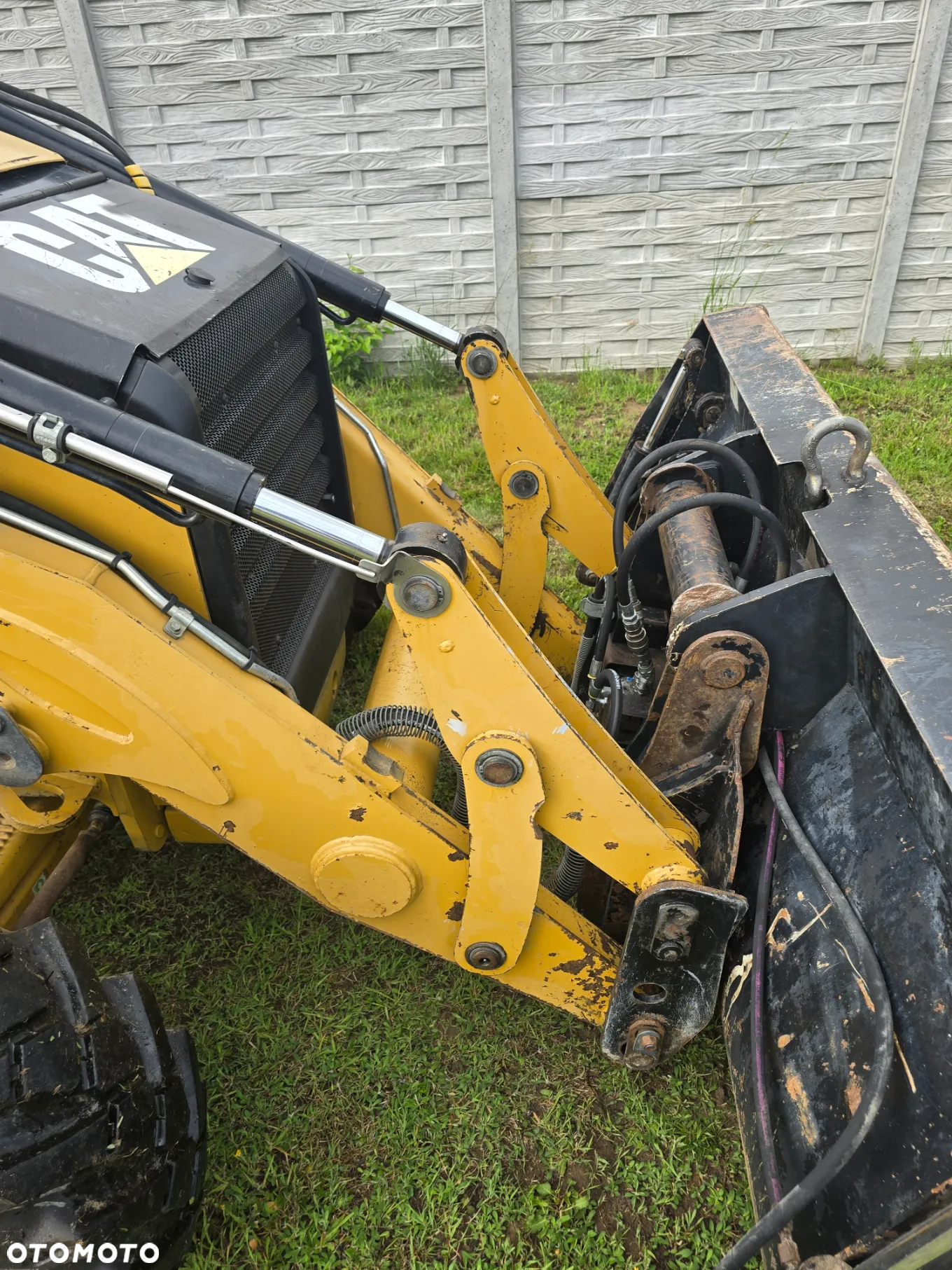 Caterpillar - 7