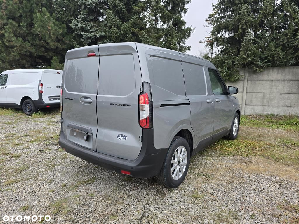 Ford Transit Courier - 4