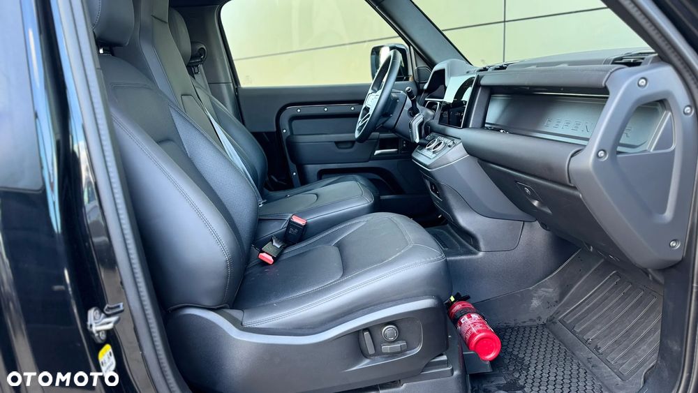 Land Rover Defender 3.0 D250 mHEV X-Dynamic SE - 13
