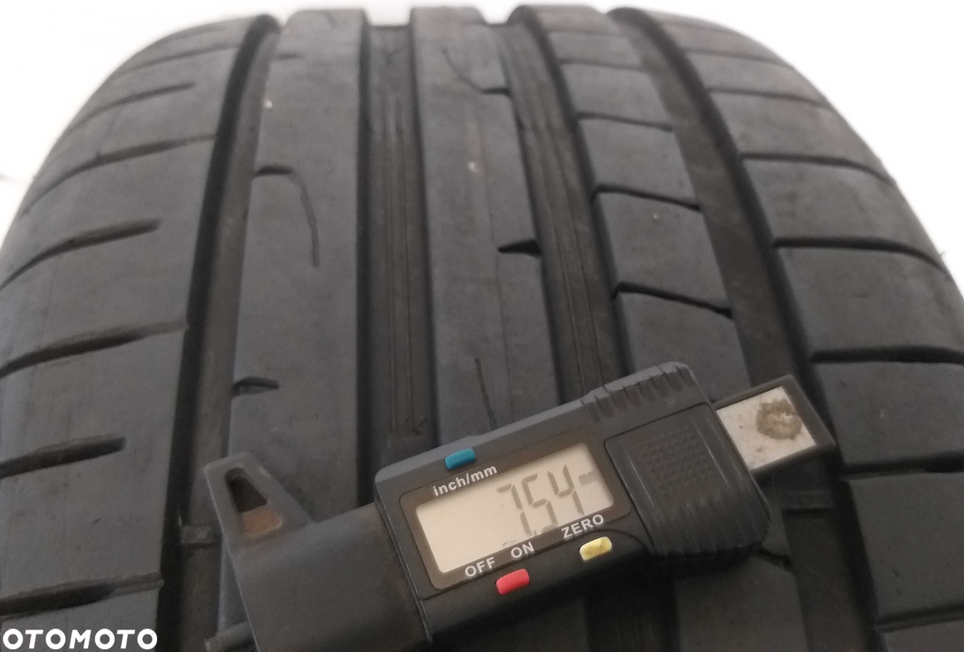 Szt 2334L Sztuka 225/40R18 92Y Dunlop Sport Maxx RT2 dot.4020 - 2