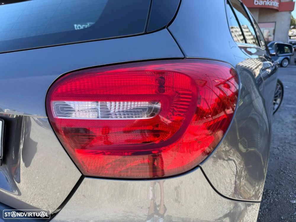 Mercedes-Benz A 180 AMG Line - 55