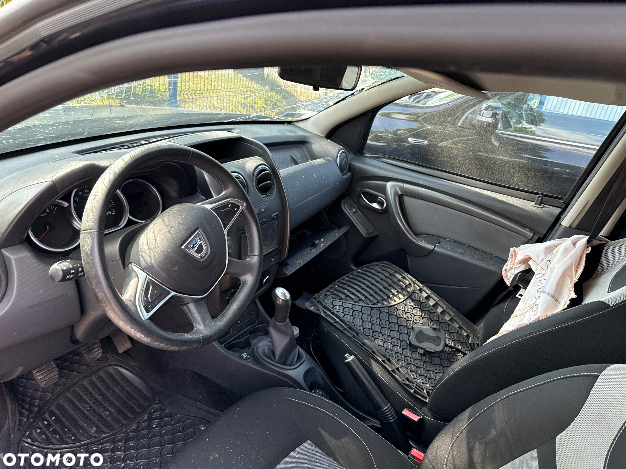Dacia Duster 1.6 SCe Laureate S&S - 26