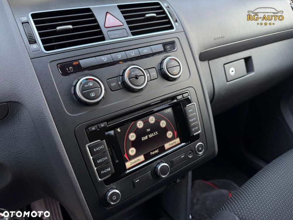 Volkswagen Touran - 33