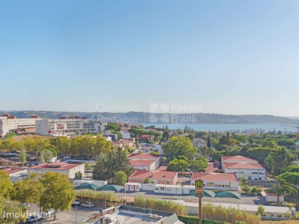 Apartamento T3+1 com vista Rio para arrendamento no Restelo - Grande imagem: 3/32