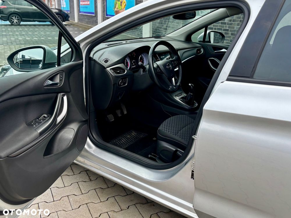 Opel Astra 1.4 T Enjoy - 11