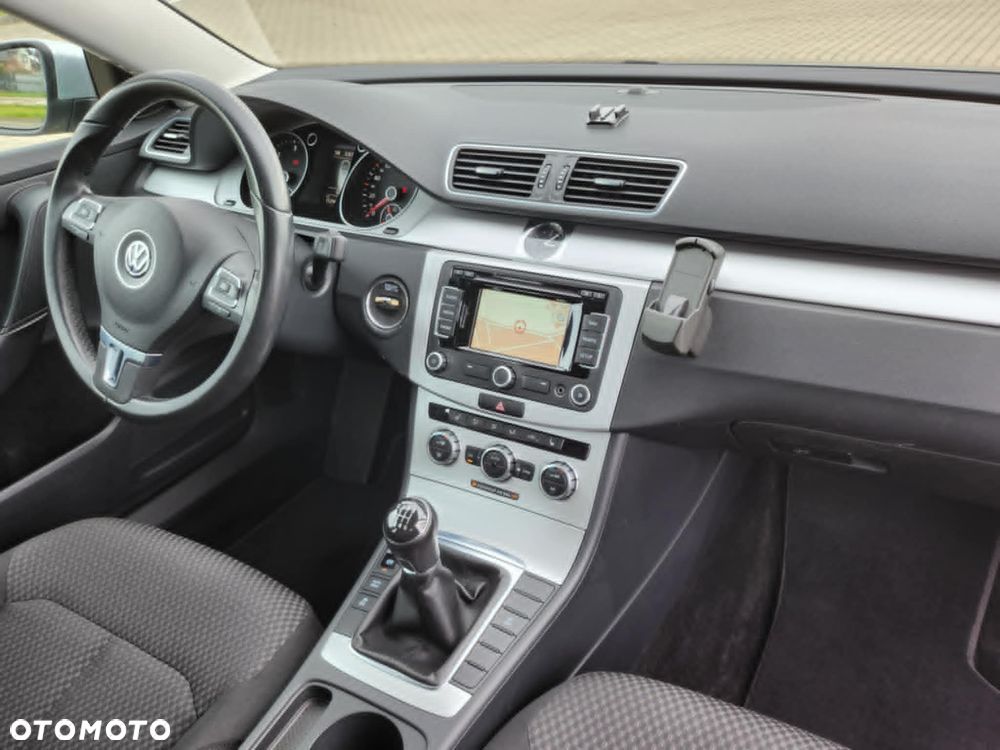 Volkswagen Passat 1.6 TDI BlueMotion Technology Comfortline - 8