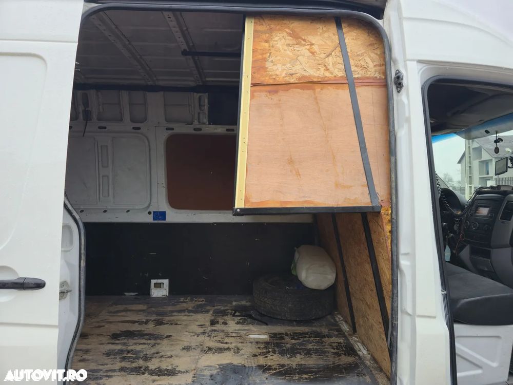 Mercedes-Benz Sprinter - 10
