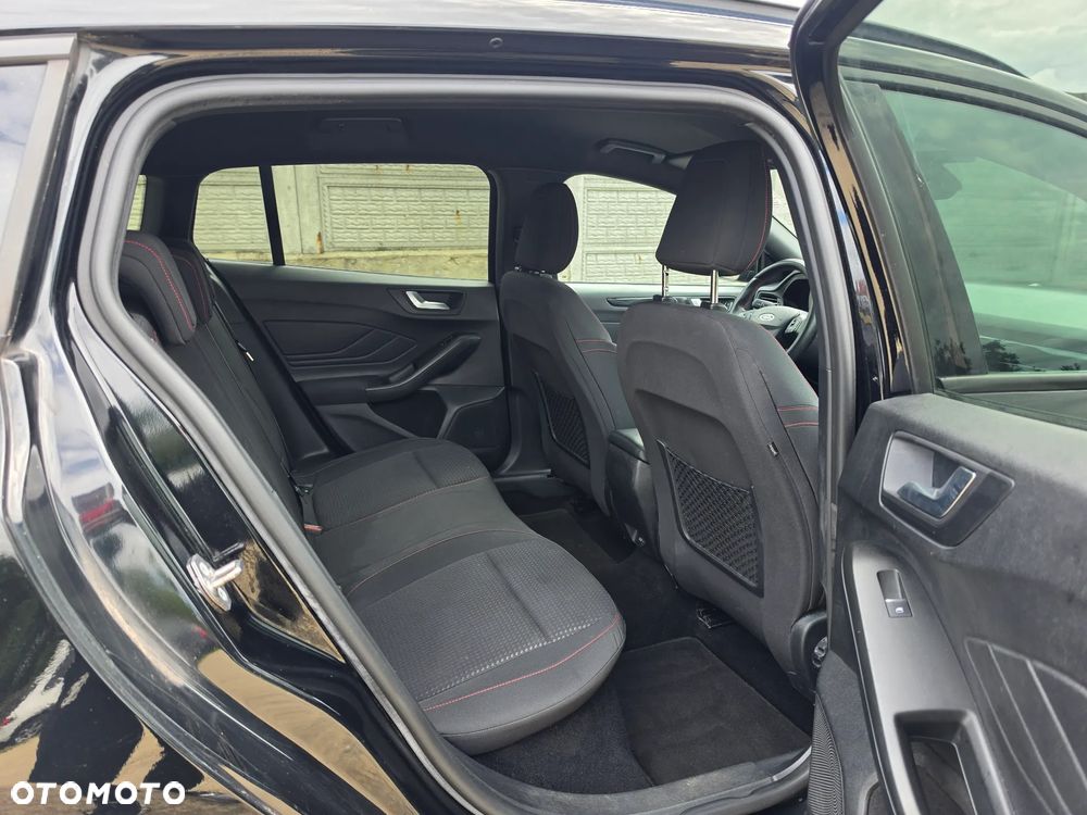 Ford Focus 1.0 EcoBoost STart-Stopp-System ST-LINE X - 14