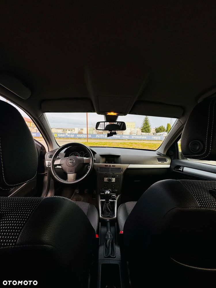Opel Astra 1.6 Essentia - 9