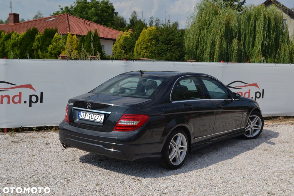 Mercedes-Benz Klasa C 180 CGI BlueEFFICIENCY SPORT EDITION - 12