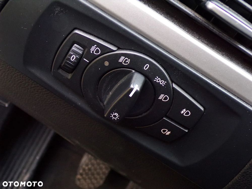 BMW Seria 3 320d DPF Efficient Dynamics Edition - 18