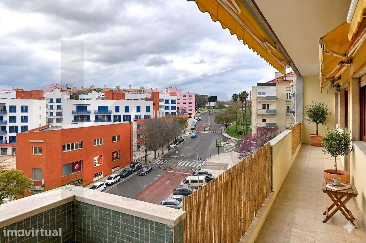 Arrenda-se Apartamento T4 | 189m2, | Adap M. Reduz. | Varandas | Eleva - Grande imagem: 3/36