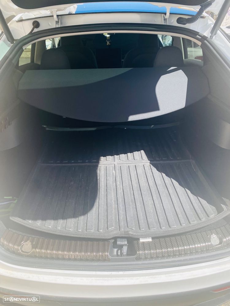 Tesla Model Y - 5