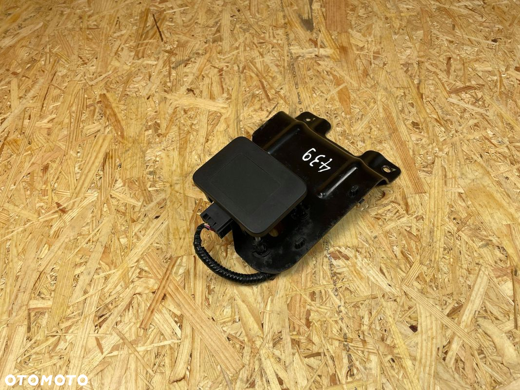 RADAR SENSOR DISTRONIC UCHWYT WTYCZKA MG ZS EV 11512779 10703728 2019- - 3