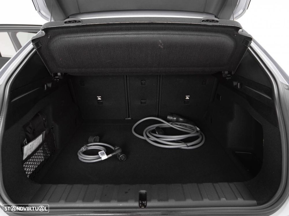 BMW iX2 eDrive20 Pack Desportivo M - 12