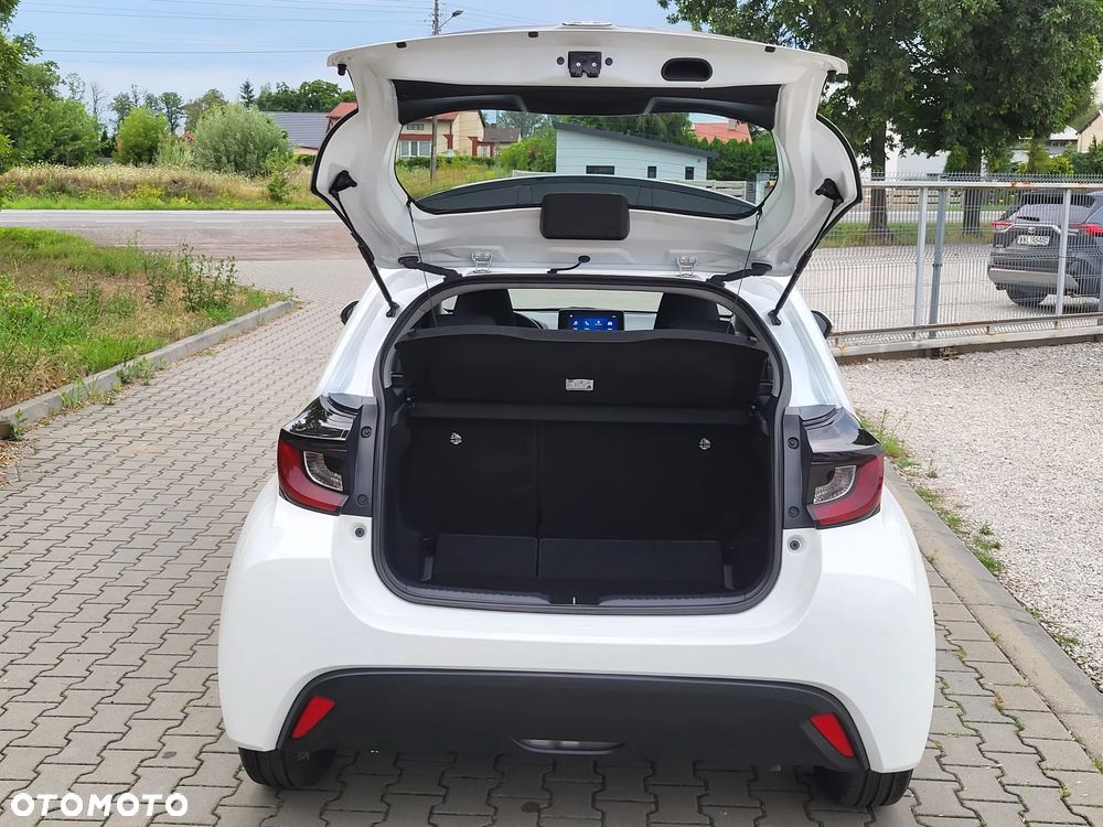 Toyota Corolla Cross 1.8 Hybrid Comfort - 24