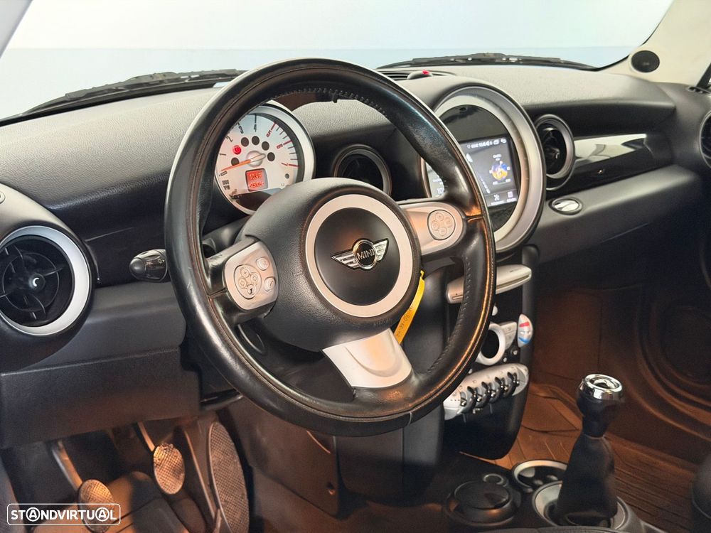 MINI Clubman Cooper D - 14