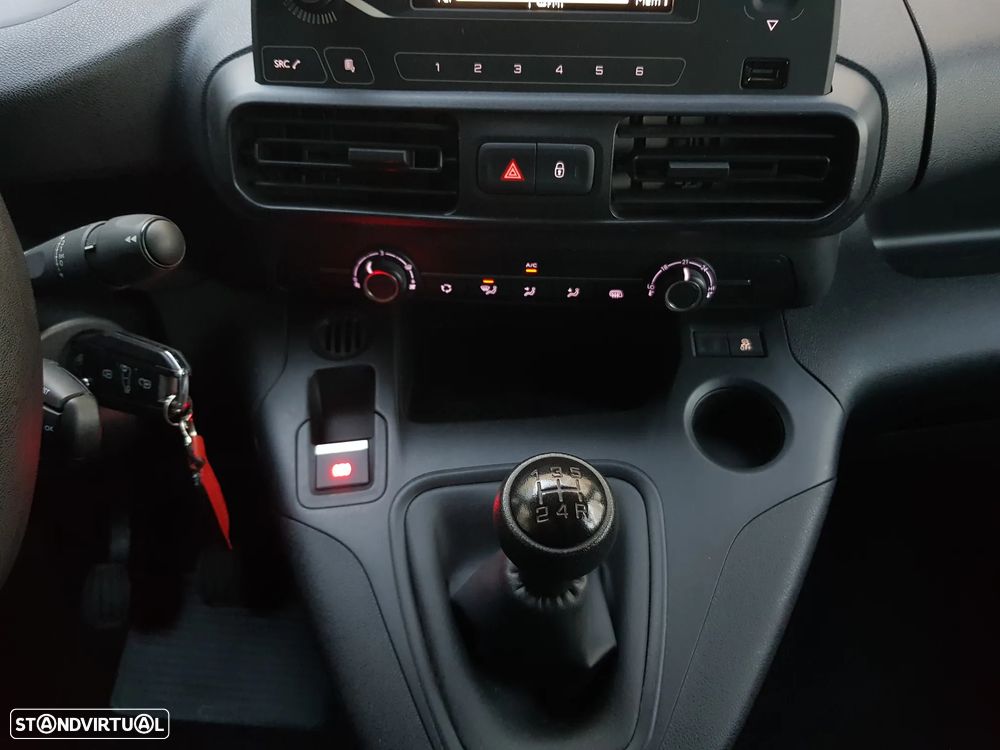 Peugeot Partner 3 Lugares - 21