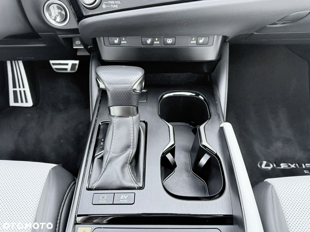 Lexus ES - 32