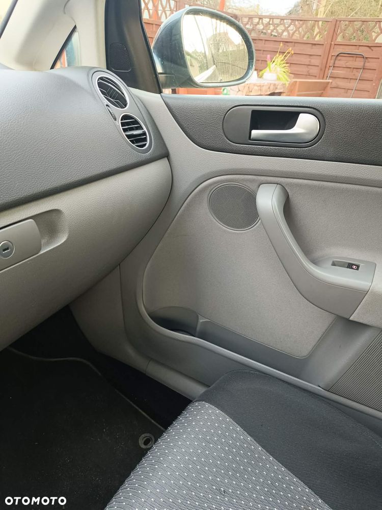 Volkswagen Golf Plus 1.6 FSI Comfortline - 12