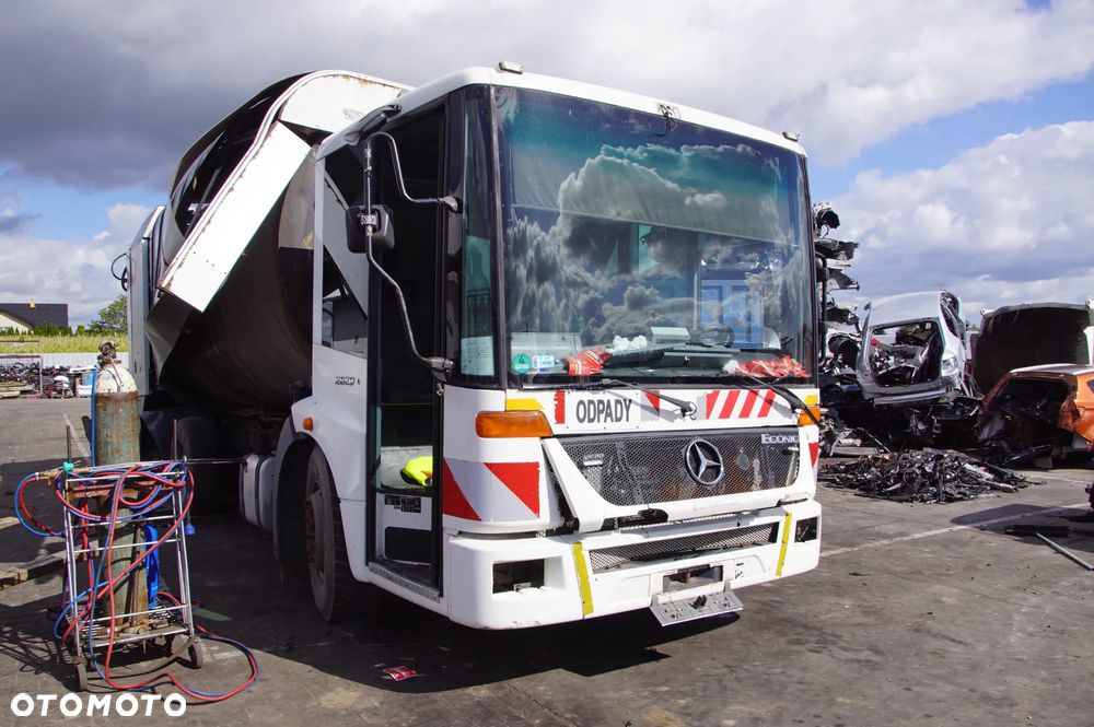 Auto na części - Mercedes Econic 2629 6.4 280 KM OM906LA OM 906 LA 723678 9678 2007R Silnik Skrzynia Drzwi Szyba Lampa Koło Kabina Deska Kokpit Sterownik Moduł Czujnik Kierownica Licznik Fotel Panel - 1