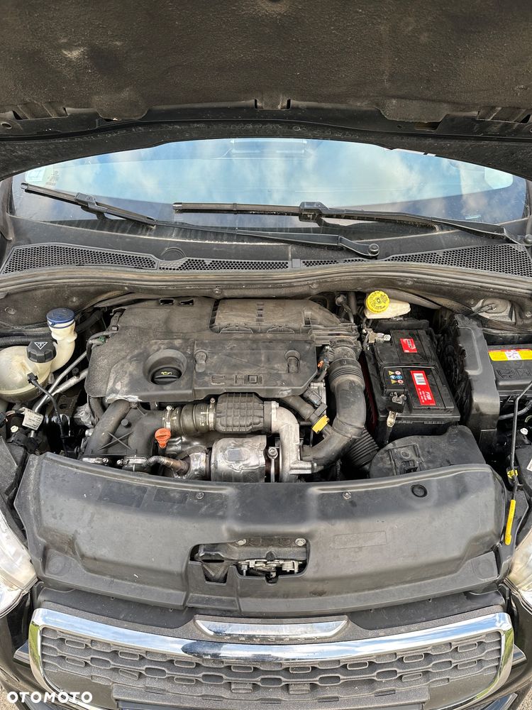 Peugeot 208 - 10