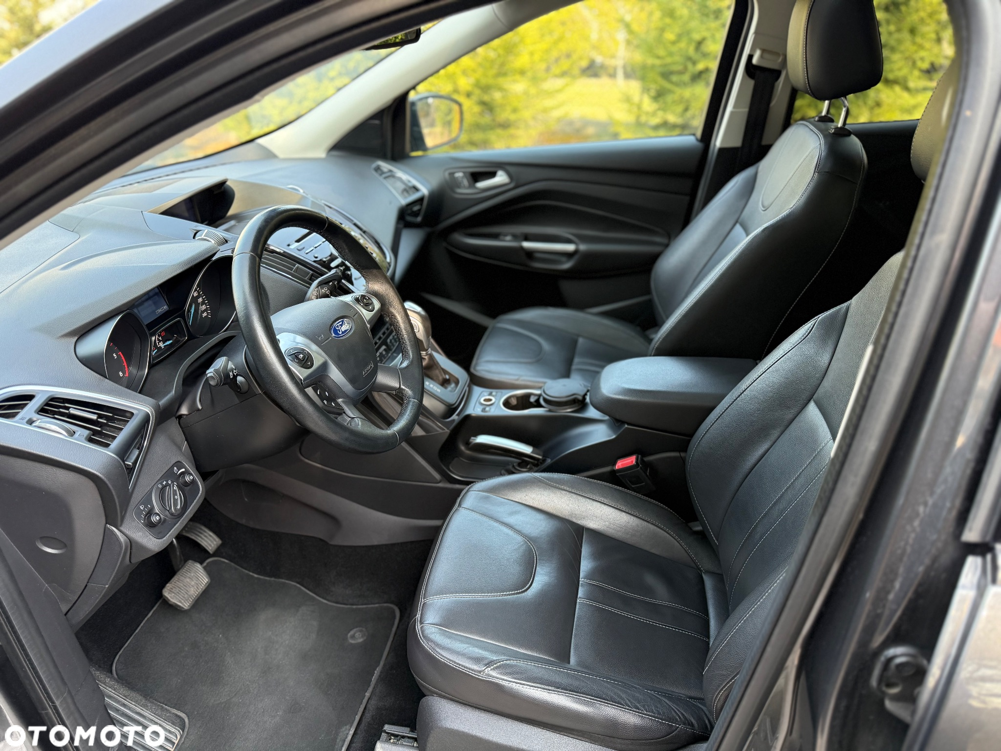 Ford Kuga - 12