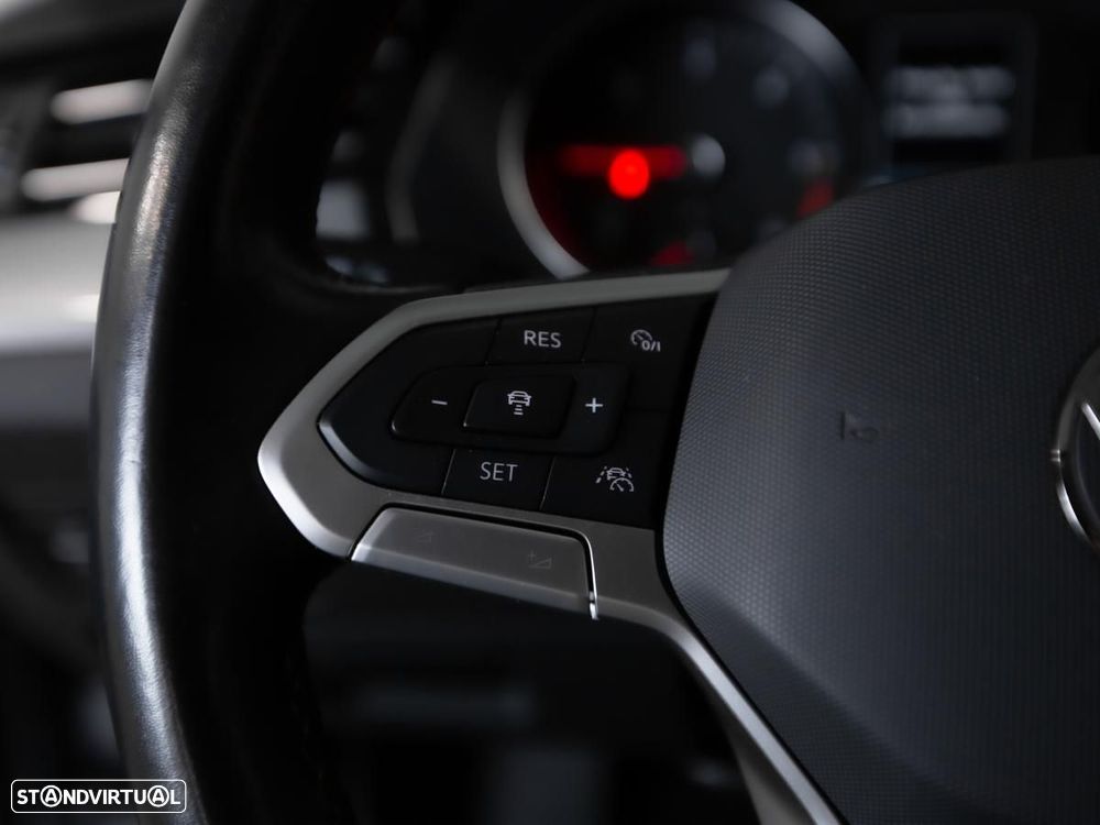 VW Passat Variant 2.0 TDi Business DSG - 17