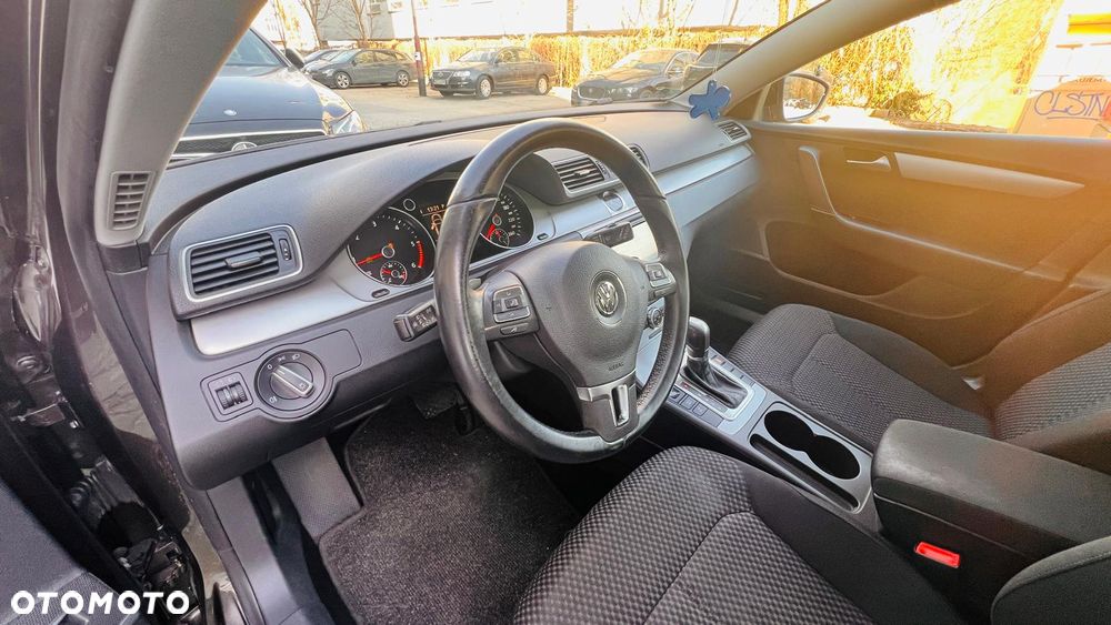 Volkswagen Passat 2.0 TDI Comfortline DSG - 14