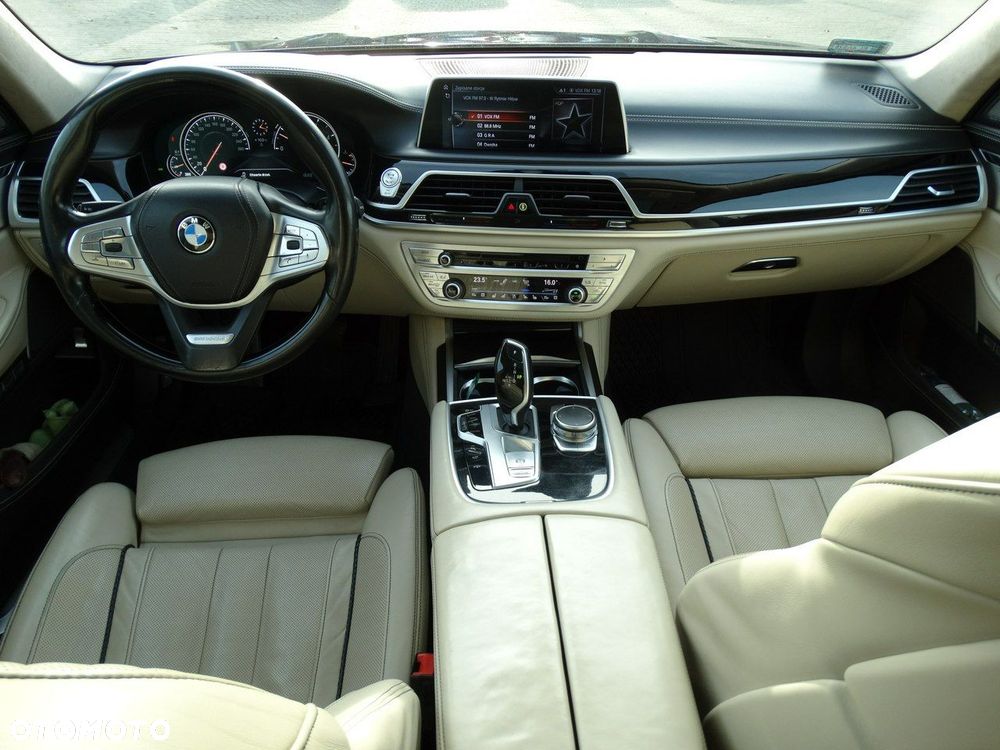 BMW Seria 7 740d xDrive - 18