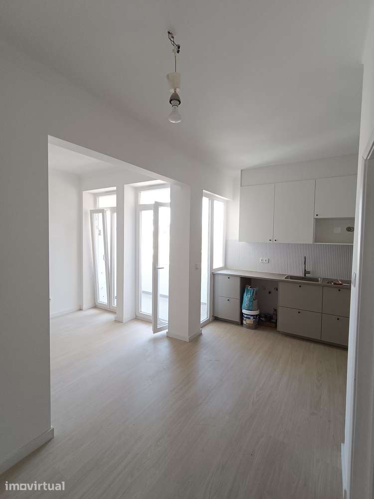 Apartamento T3 com varanda no Barreiro - Grande imagem: 3/12