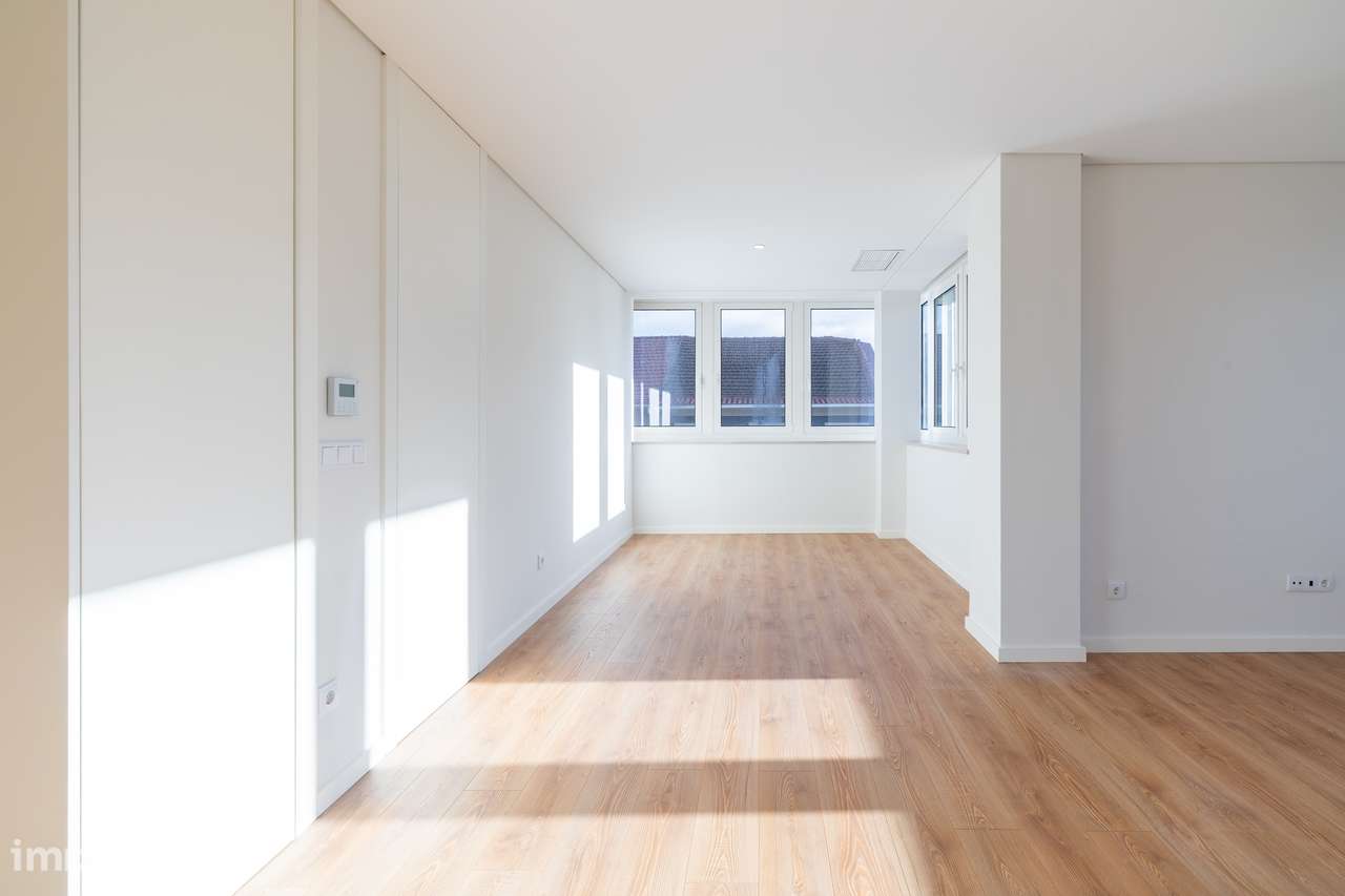 Apartamento T2 - Rua Brito Capelo junto metro - Grande imagem: 2/33