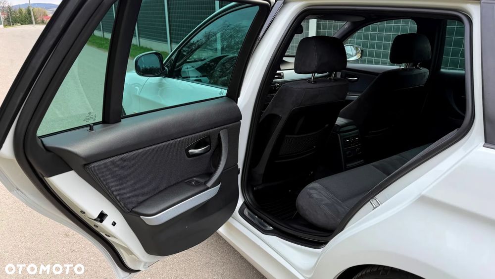 BMW Seria 3 318i Edition Sport - 19