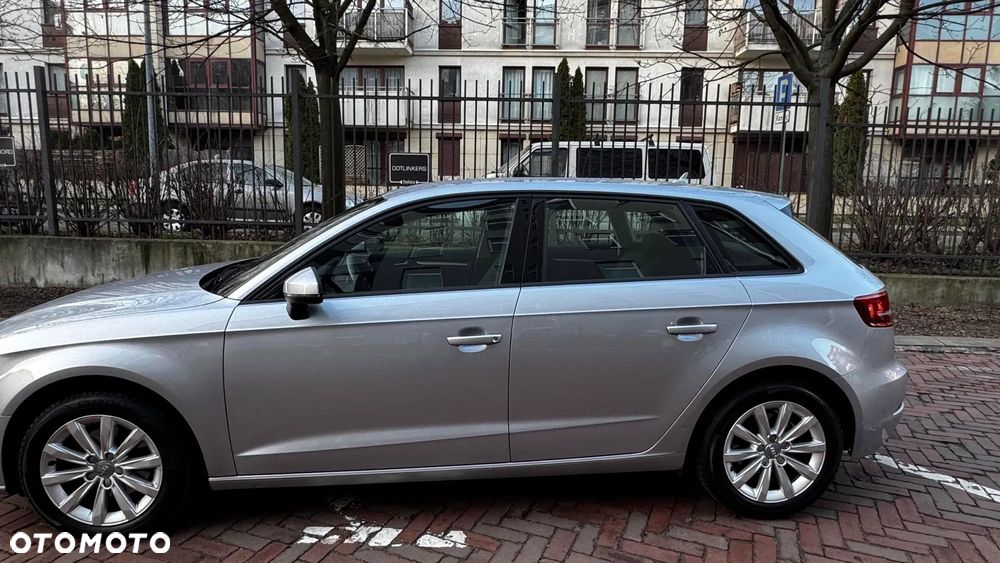 Audi A3 Sportback 1.6 TDI S tronic - 2