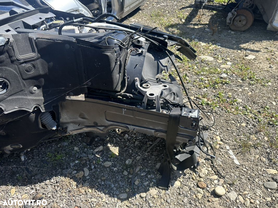 Lonjeron dreapta cu aripa interioara MERCEDES E-class cabrio W207 an 2012 - 2