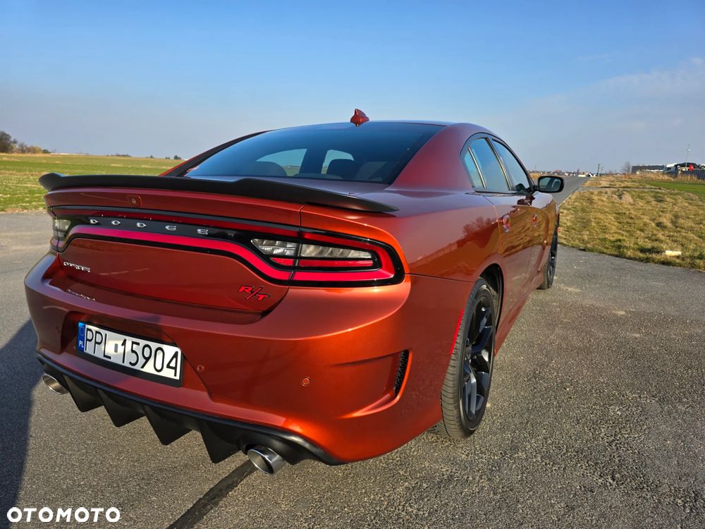 Dodge Charger 5.7 R/T - 8