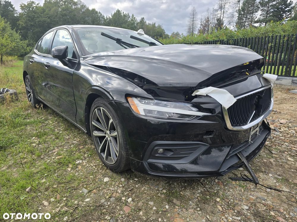 Volvo S60 T5 Momentum Pro - 1
