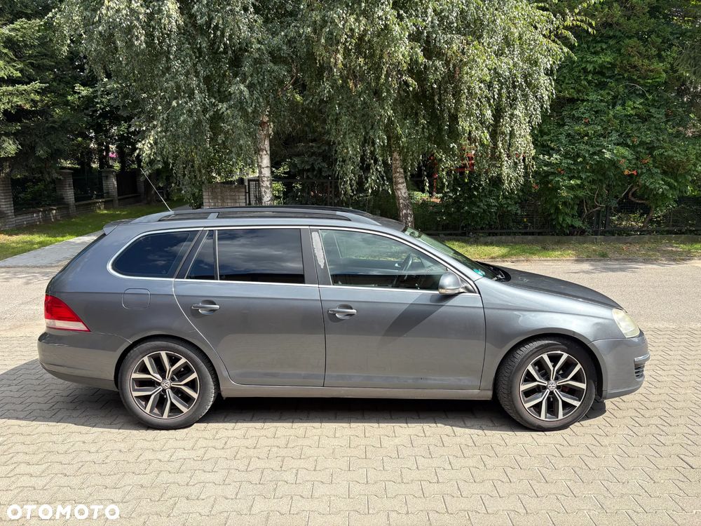 Volkswagen Golf 1.9 TDI DPF Comfortline BlueMotion - 4