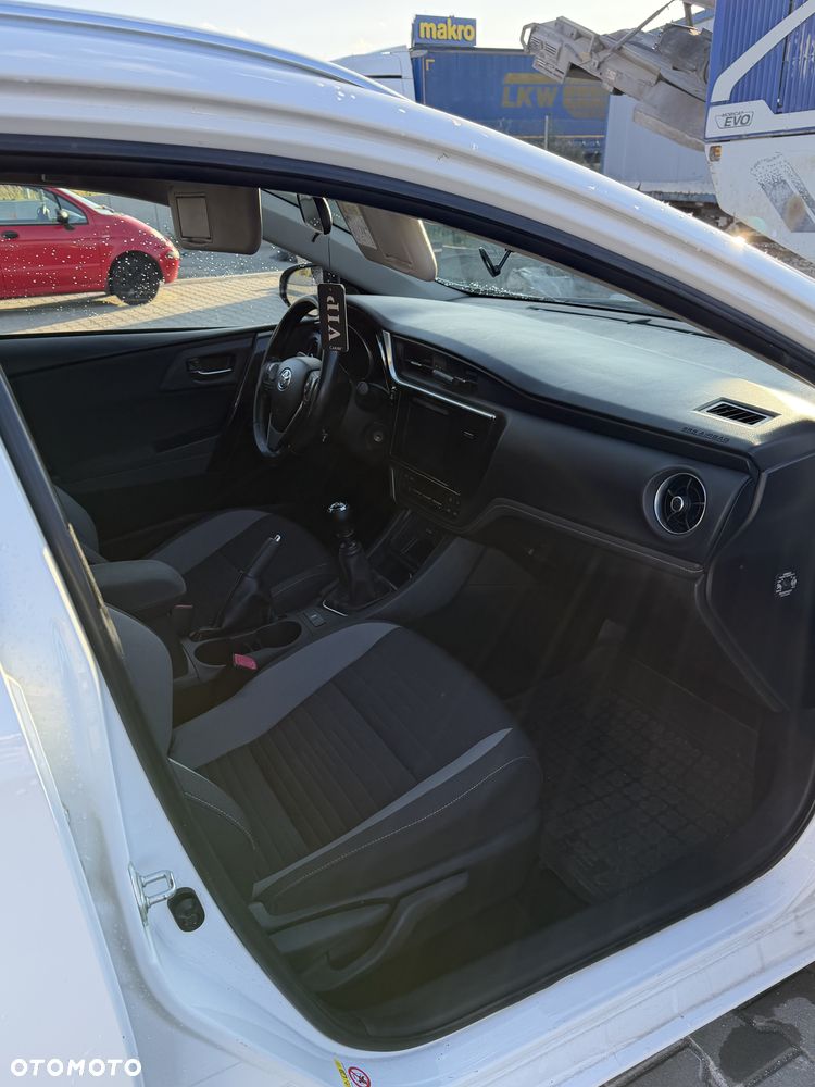 Toyota Auris - 39
