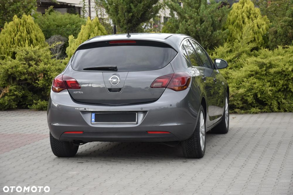 Opel Astra 1.6 Enjoy EU6 - 25