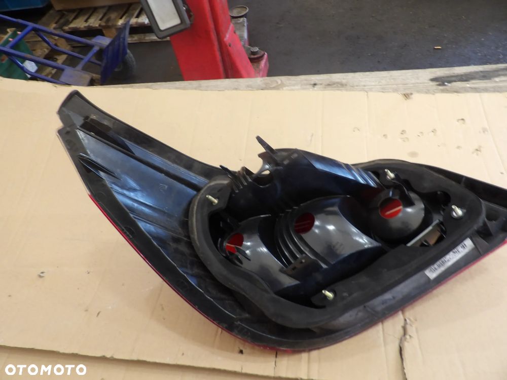 BMW - E60 - PRAWA LAMPA TYLNA - EUROPA - 7361882 - 3